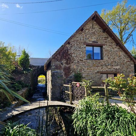 Ancien Moulin Pres D'Un Ruisseau Villa Sallen Exterior foto